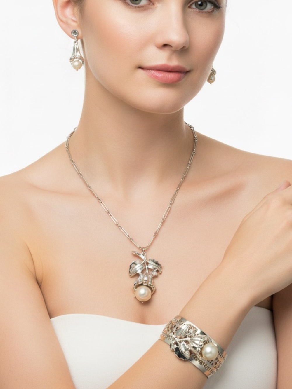 Vintage Silver Tone Floral Faux Pearl Jewelry Set